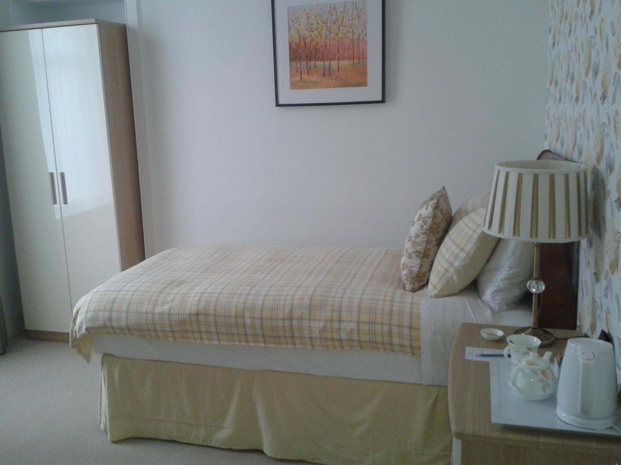 Douglas Park Guest House Kirn Room photo